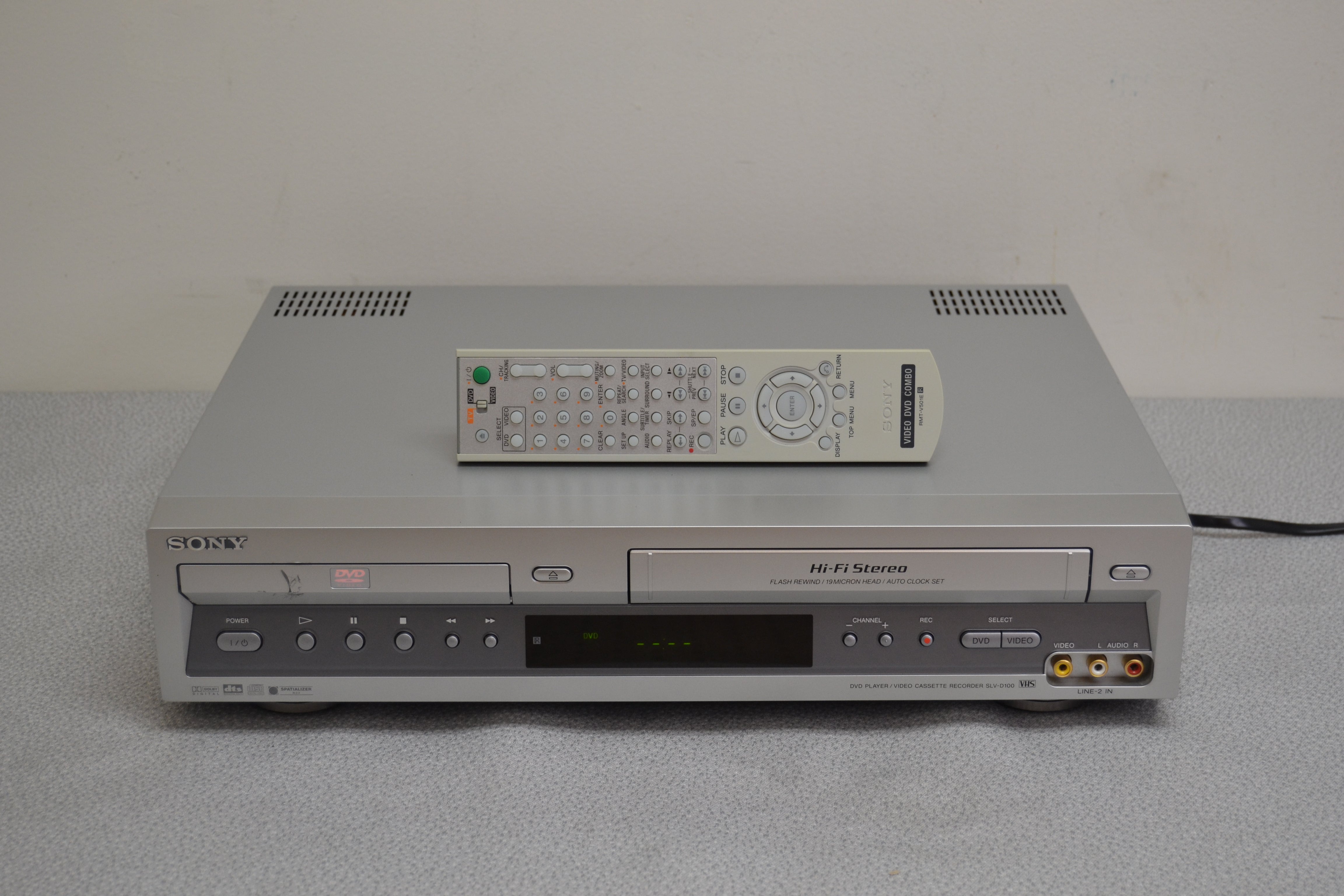 Sony SLV-D100 DVD/CD player + HiFi VCR * Remote