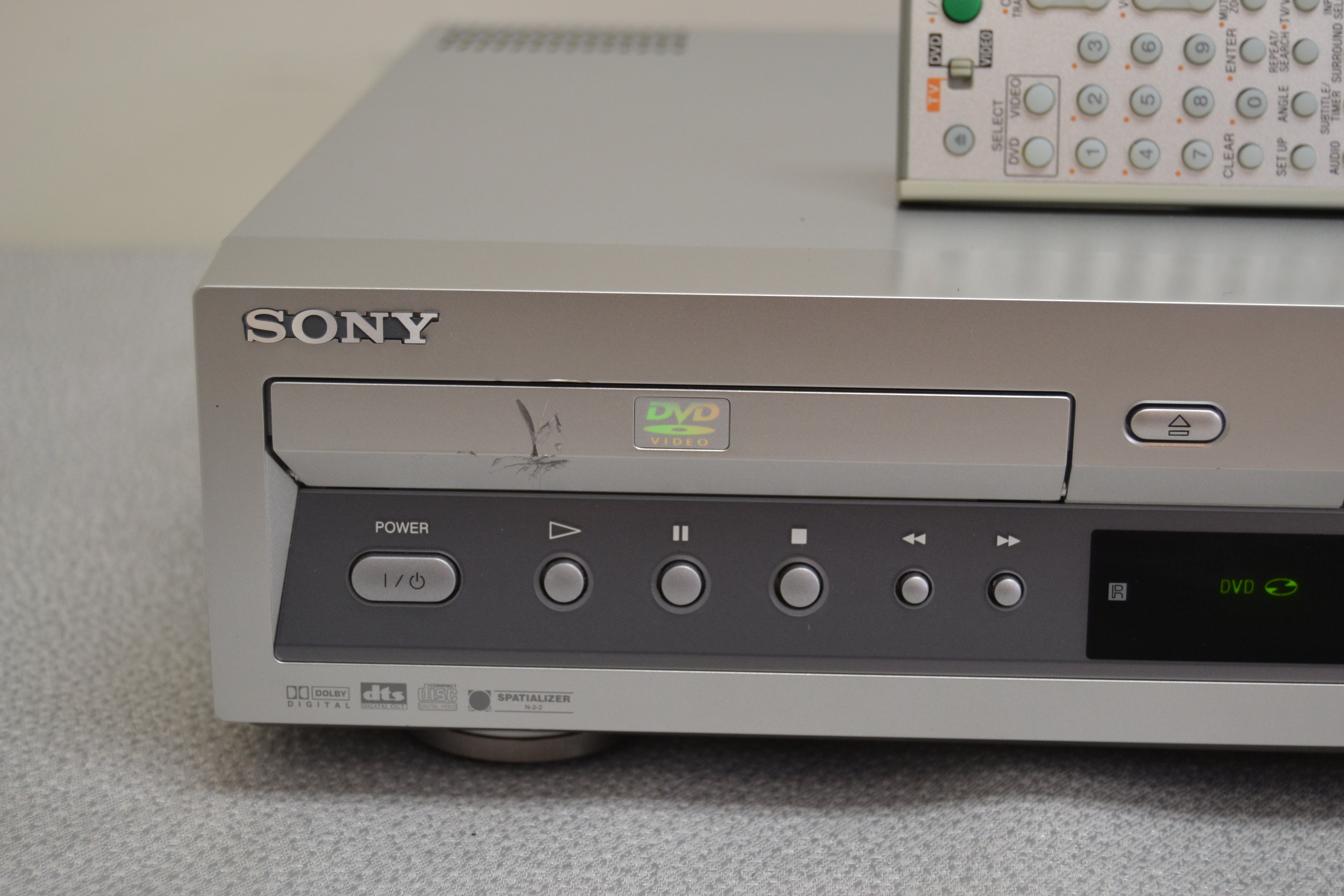 Sony SLV-D100 DVD/CD player + HiFi VCR * Remote