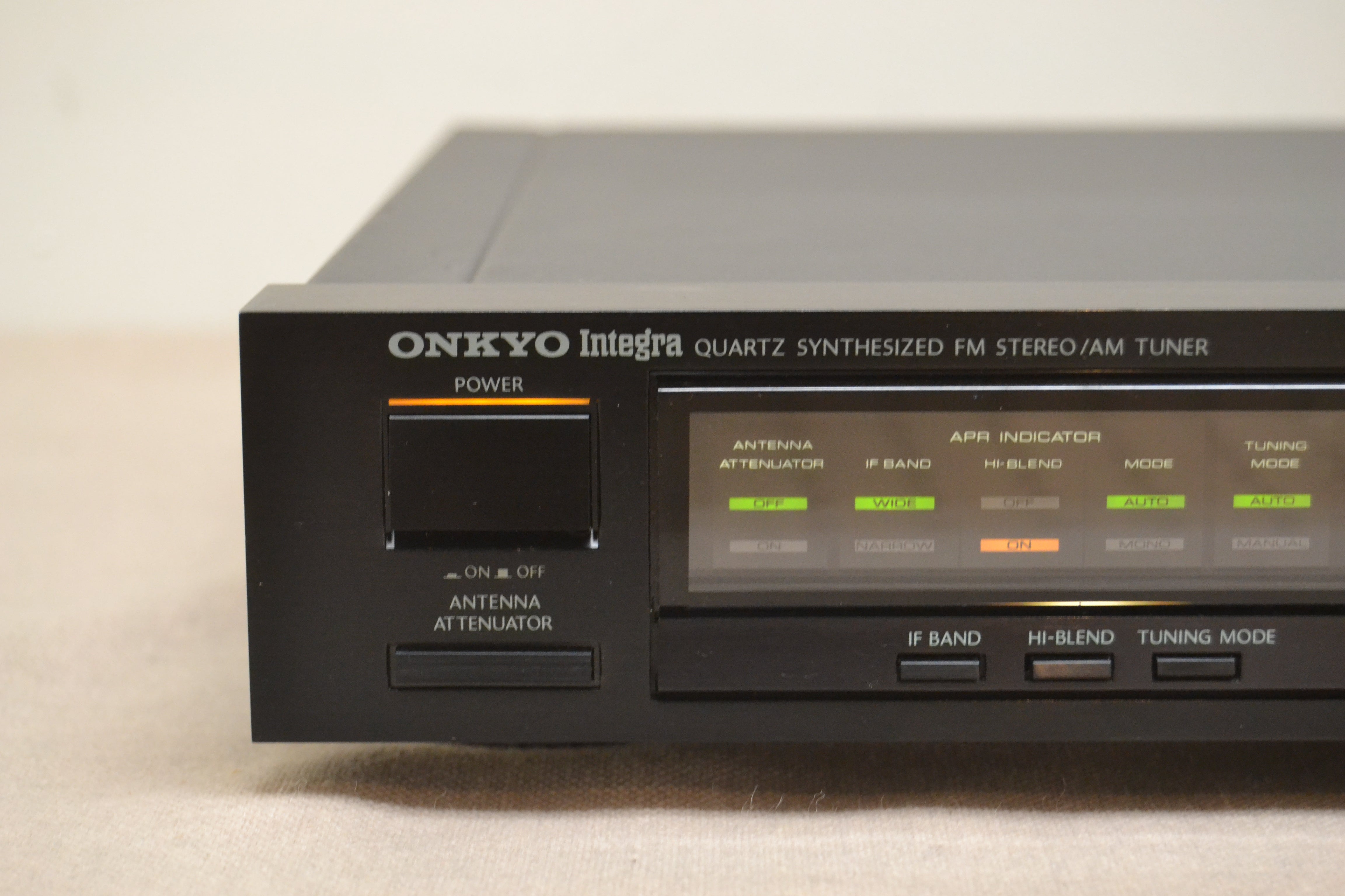 Onkyo T-4150  Synthesized FM Stereo / AM Tuner (1987-89)