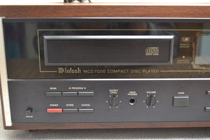 McIntosh MCD7000 SIngle CD Player * Original Wood Case * Remote Control * Recapped