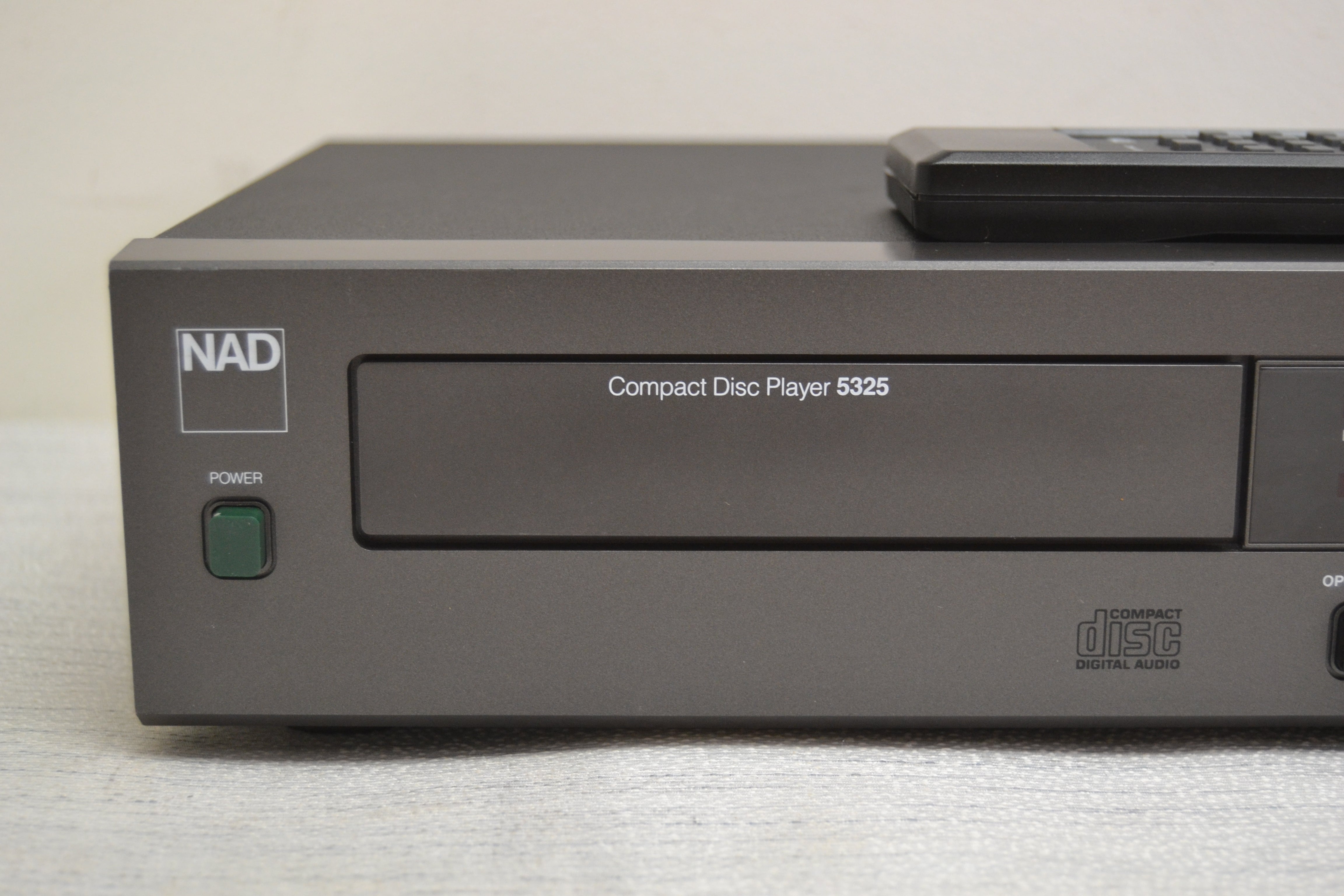 NAD 5325 Single CD Player * Remote * Manual