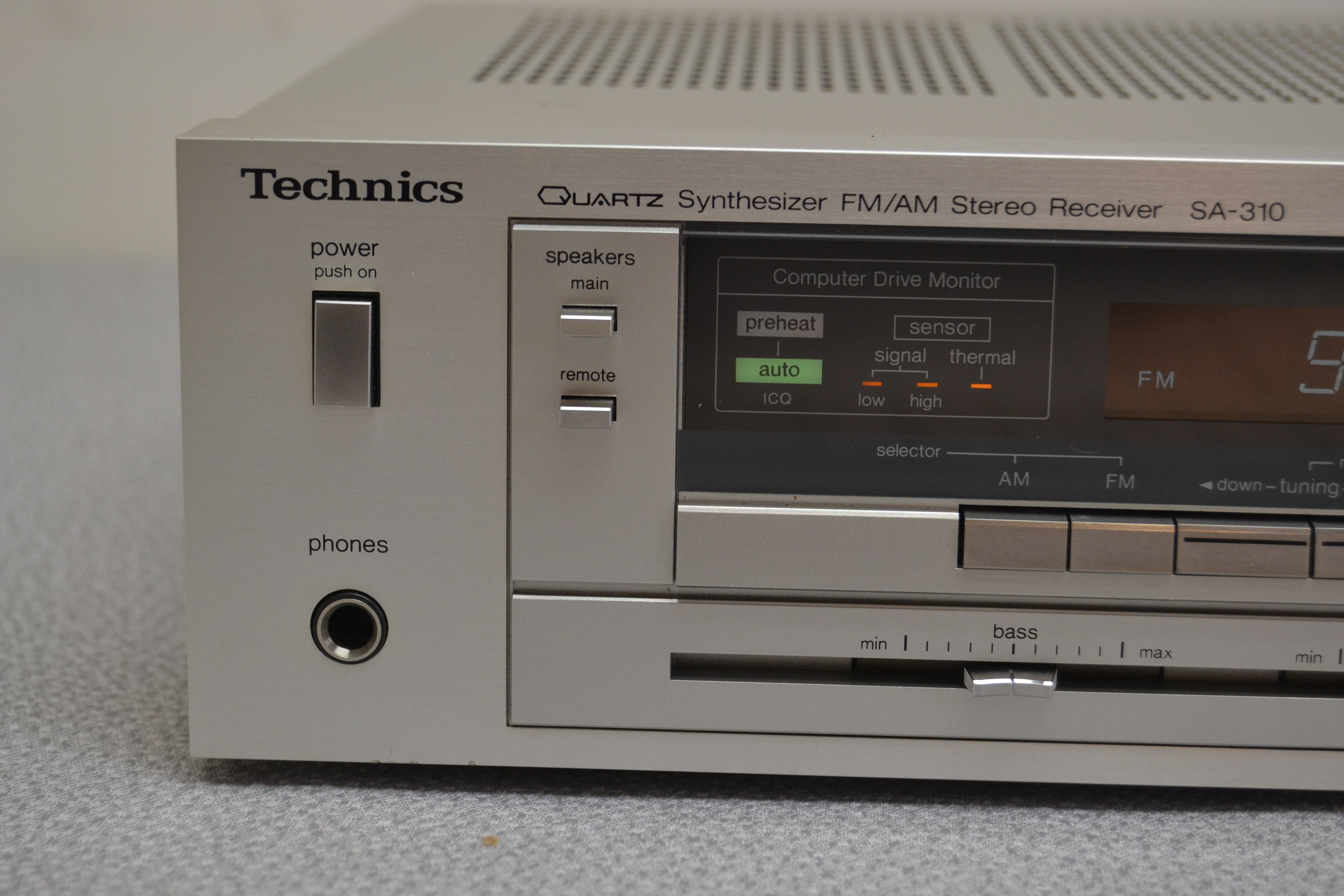 Technics SA-310  AM/FM Stereo Receiver (1982-84) * 35W RMS