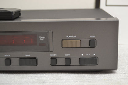 NAD 5325 Single CD Player * Remote * Manual