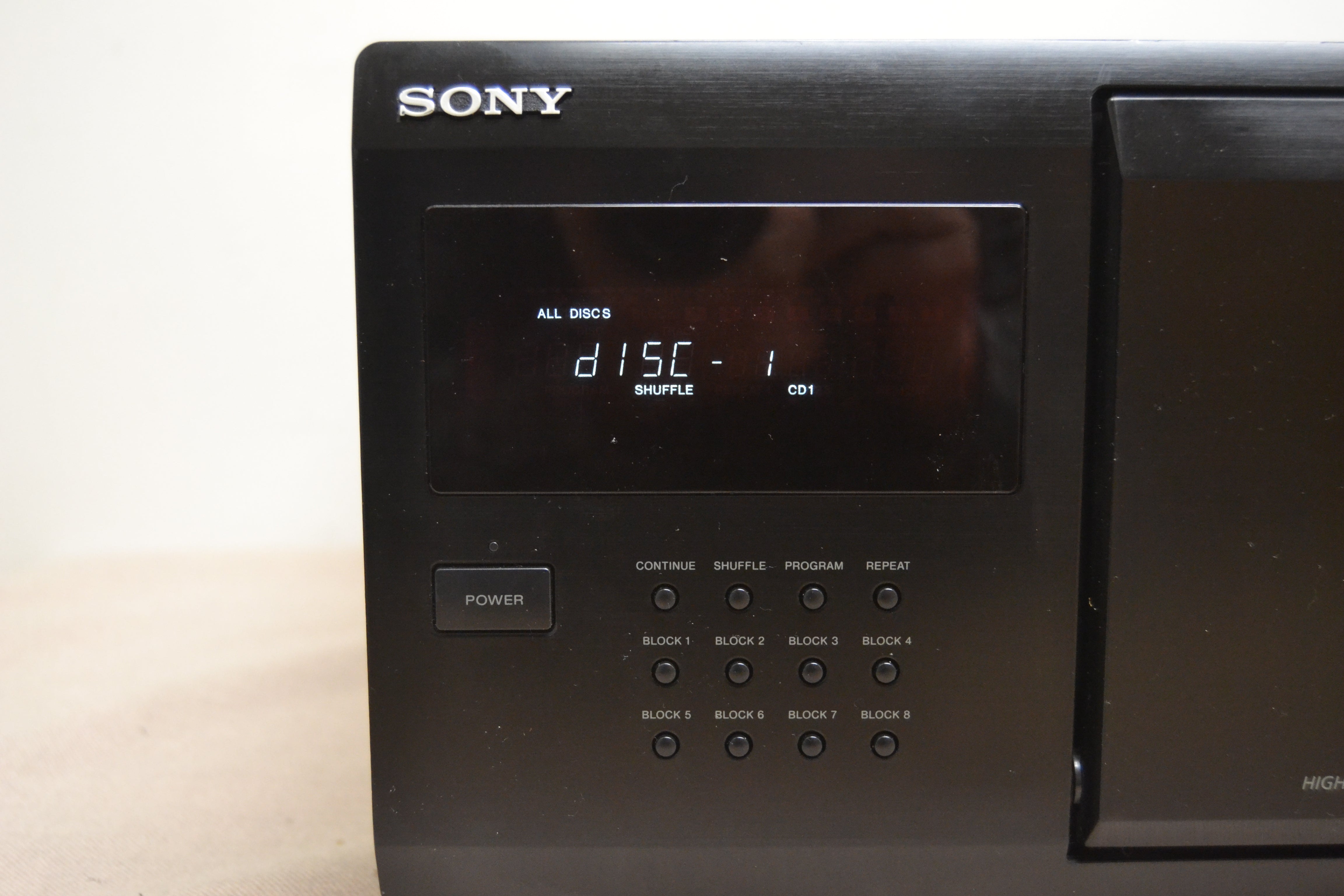 Sony CDP-CX210 CD Changer 200 Discs * Fully Serviced * New Belts