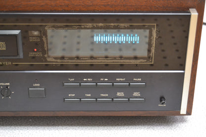 McIntosh MCD7000 SIngle CD Player * Original Wood Case * Remote Control * Recapped