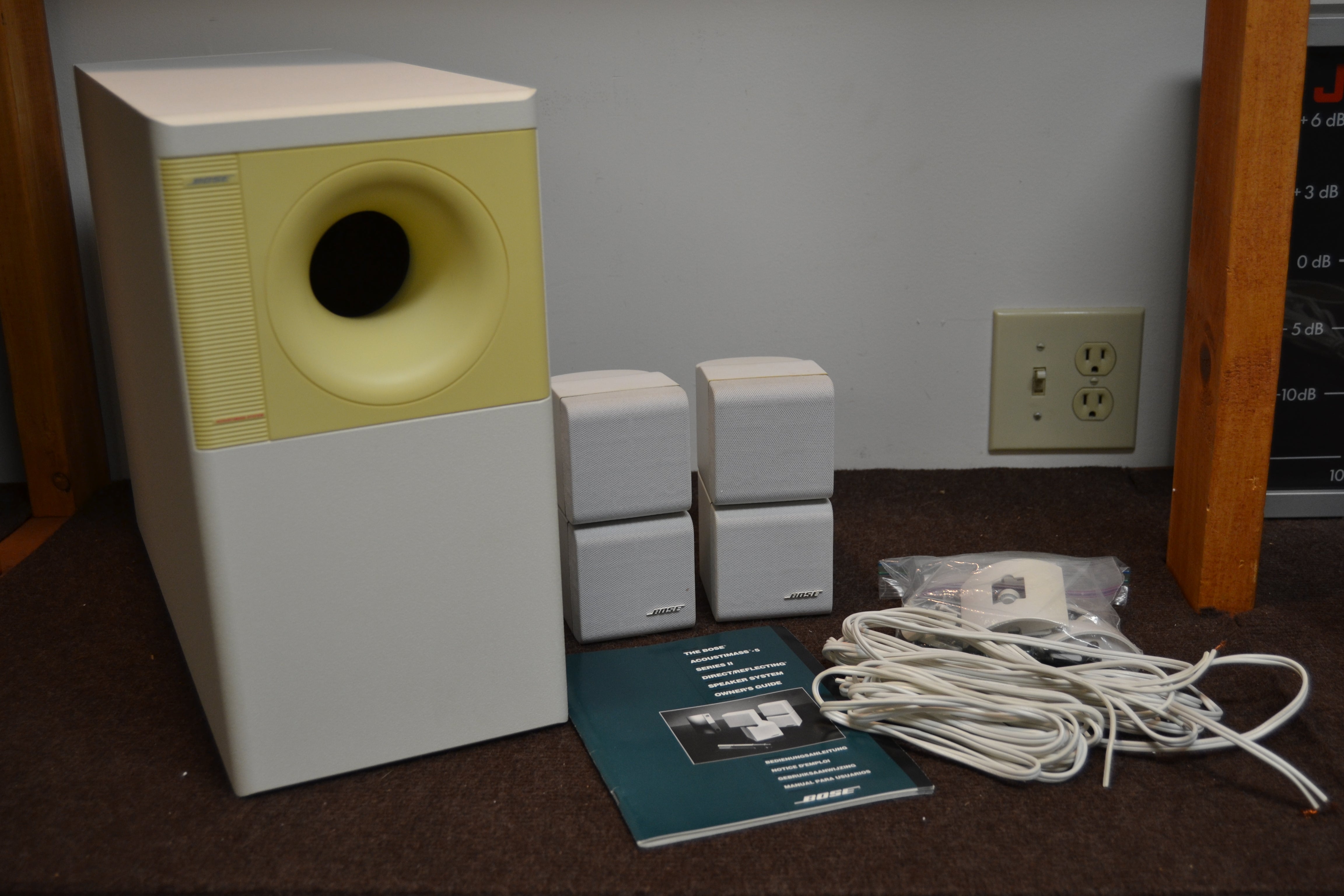 Bose Acoustimass 5 Series II * Box * Manual * Wires * Wall Hooks