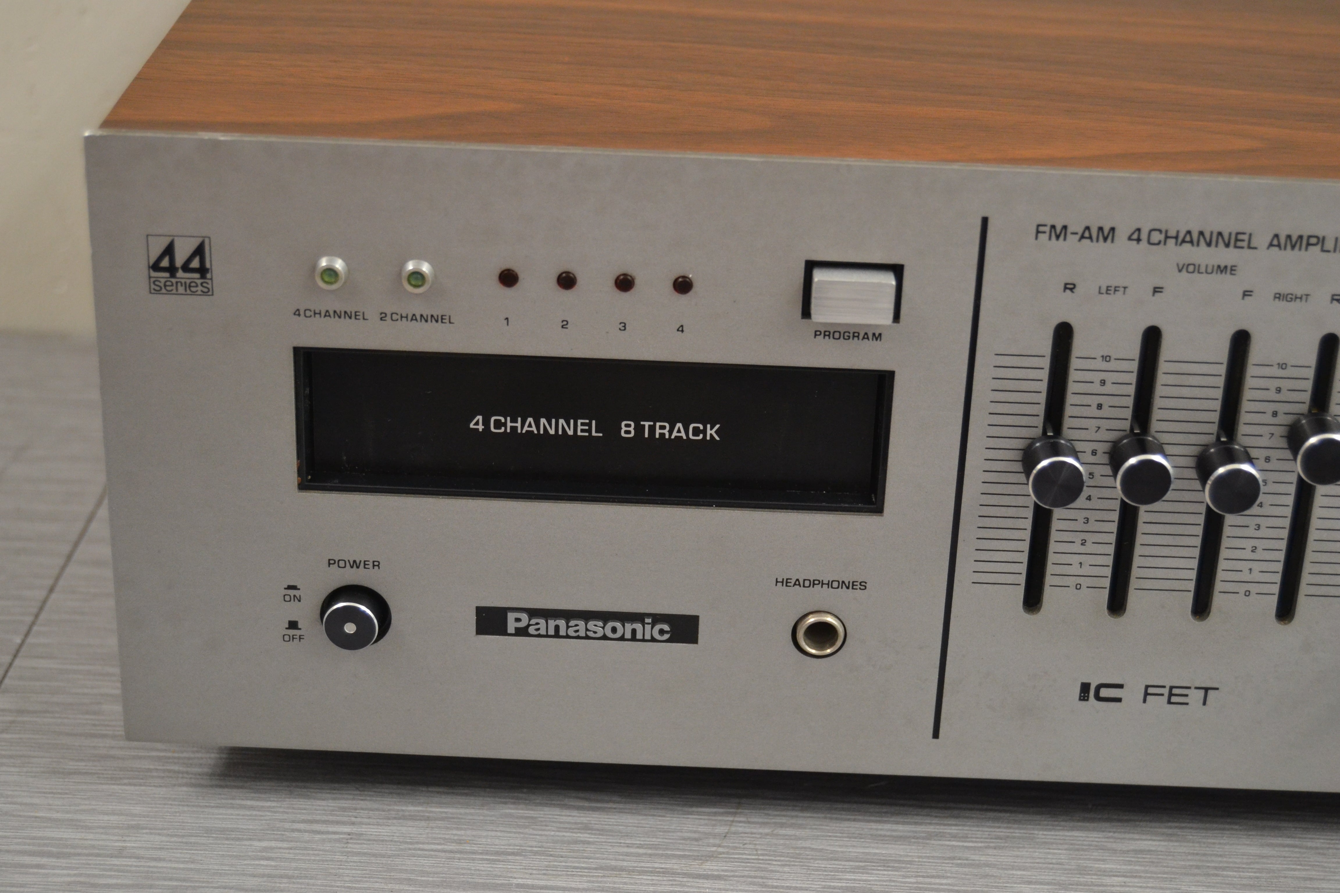 Panasonic RE-8484 Receiver Quad 8-Track Player Amplifier Tune 4
