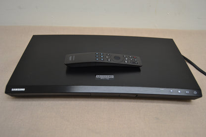 Samsung UBD-M8500 4K Ultra HD Blu-ray player with Wi-Fi® * Remote Control