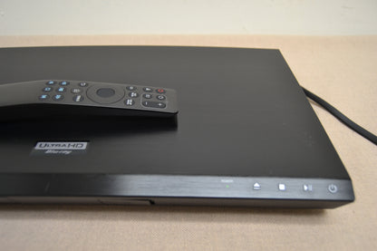 Samsung UBD-M8500 4K Ultra HD Blu-ray player with Wi-Fi® * Remote Control