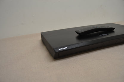 Samsung UBD-M8500 4K Ultra HD Blu-ray player with Wi-Fi® * Remote Control