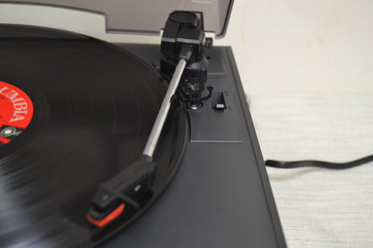LCM rc1970A Stereo Record Player with AM/FM Tuner