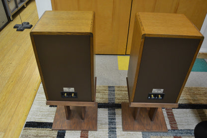 Canton CT-800 Speakers - 3Way - Oak - Wood Stands