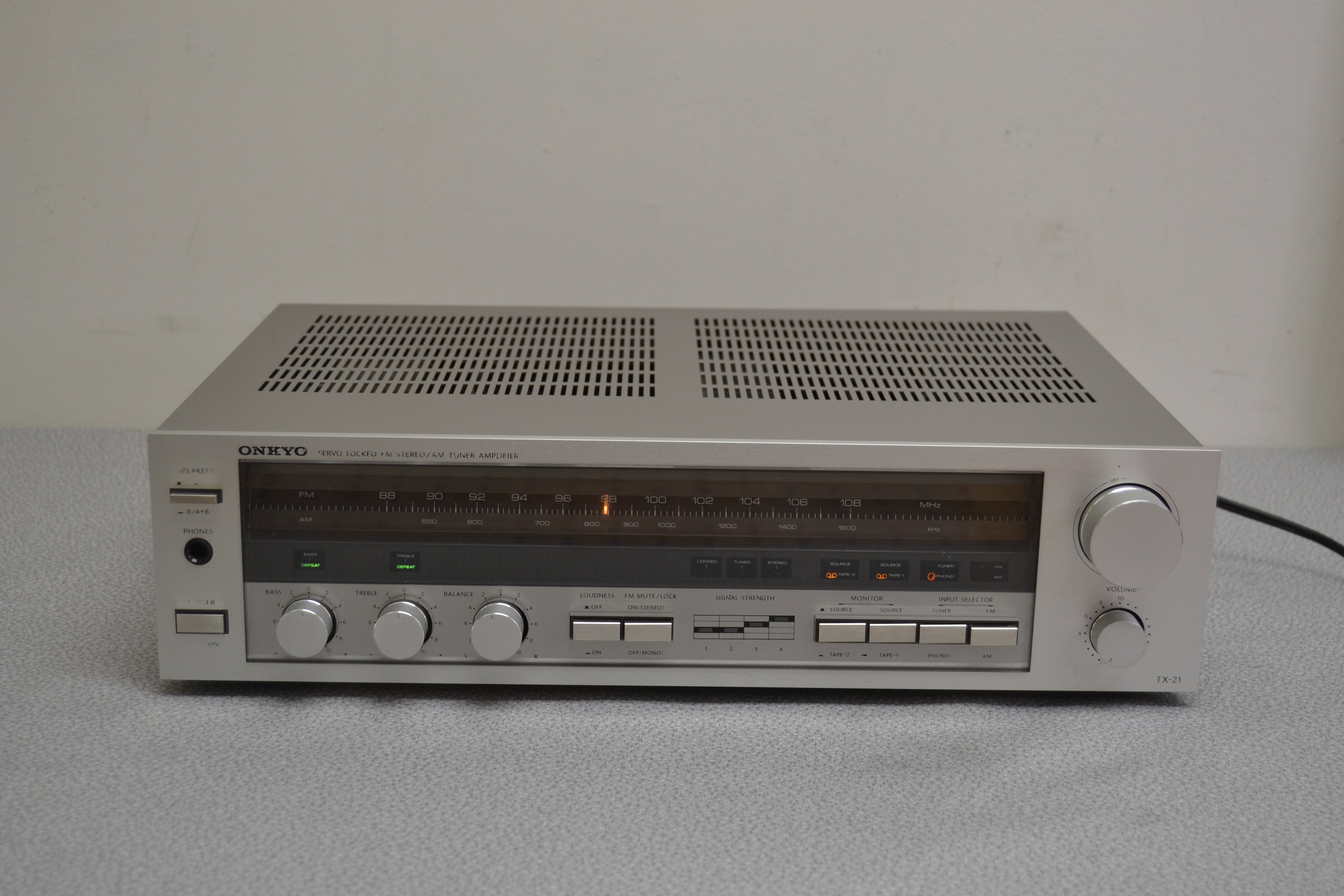 Onkyo TX-21 Stereo Receiver * 30W RMS * 1982