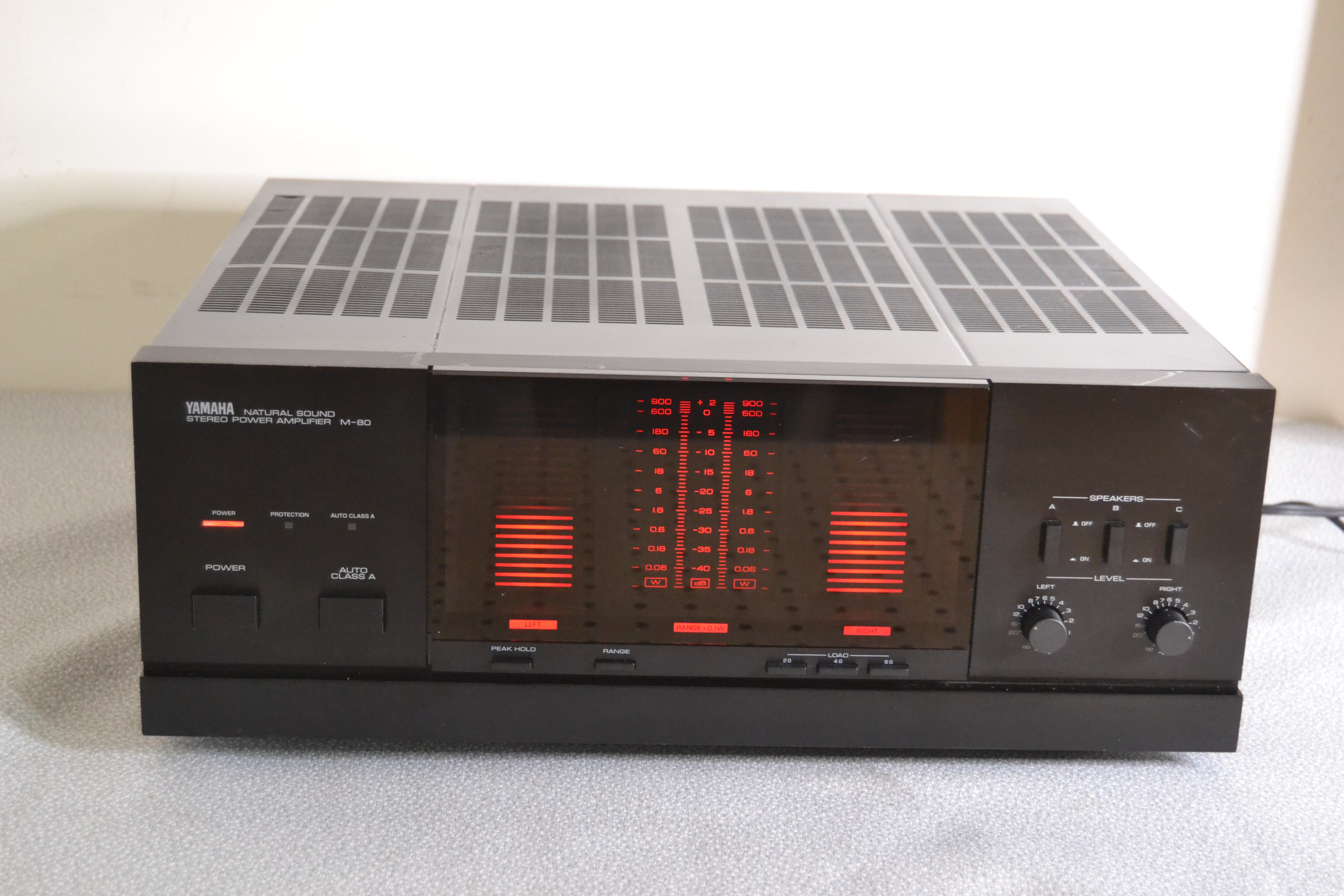 Yamaha M-80 Stereo Power Amplifier * 250W RMS * 1984