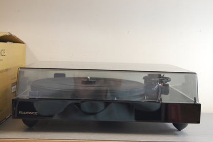 Fluance RT82T Turntable * Box * Manual * Ortofon OM-10 Cartridge