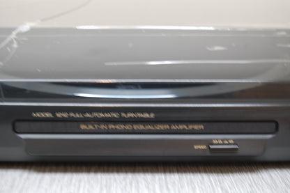 Garrard Model 1212 Stereo Turntable * Buil-in Preamp