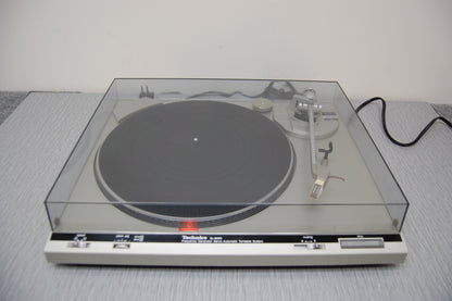 Technics SL-B200  Semi-Automatic Turntable System