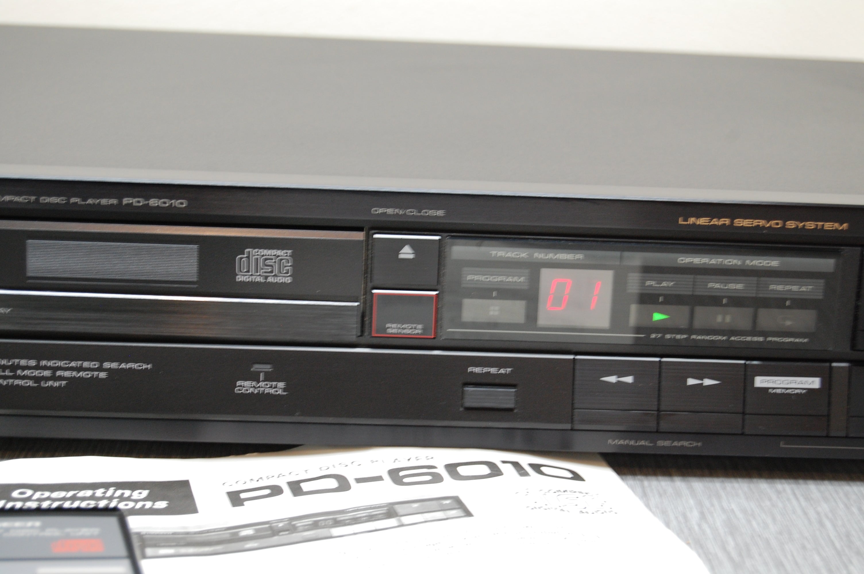 Pioneer PD-6010 Single CD Player * Remote * Manual * 1985 – The