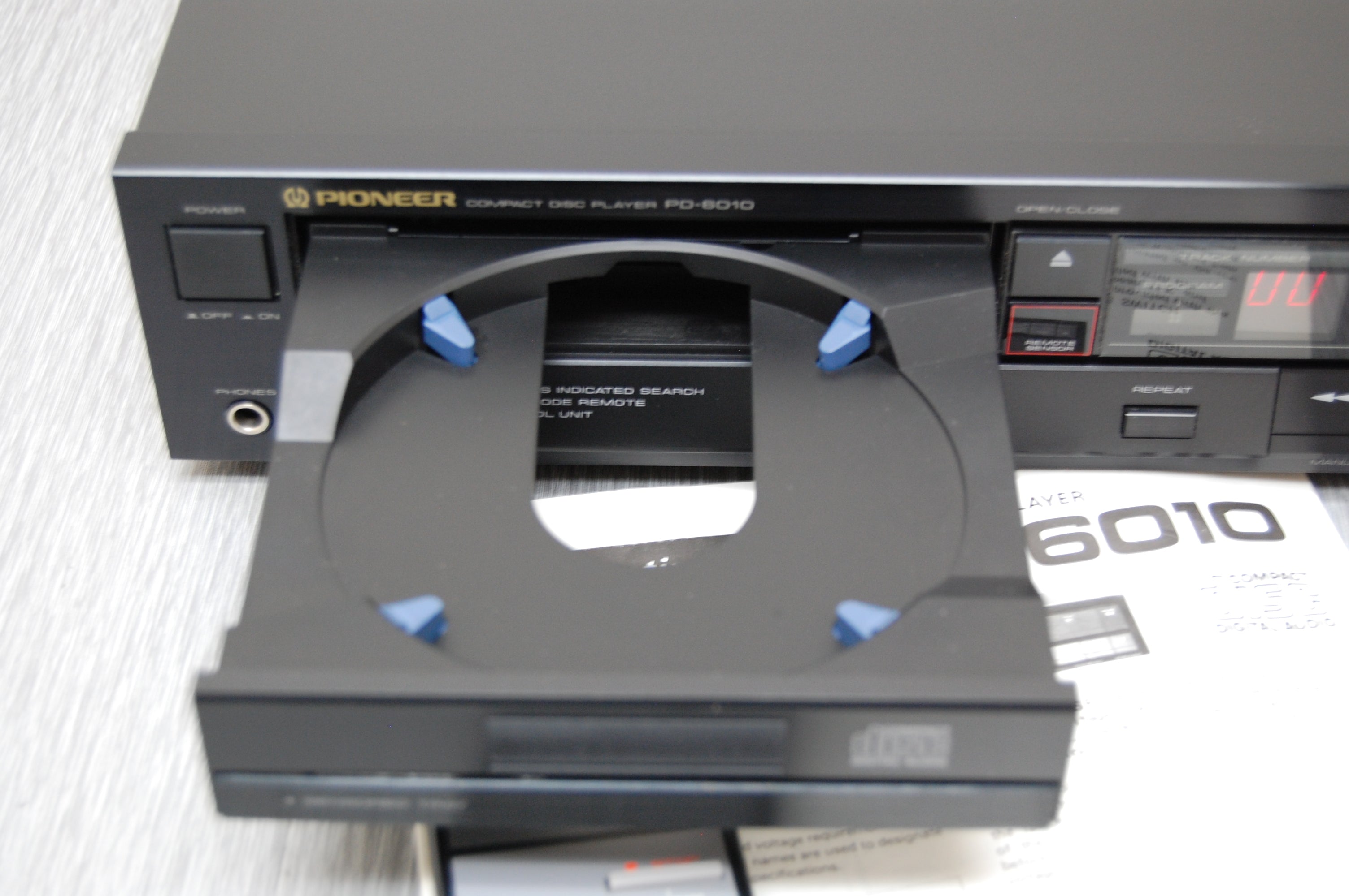 Pioneer PD-6010 Single CD Player * Remote * Manual * 1985 – The
