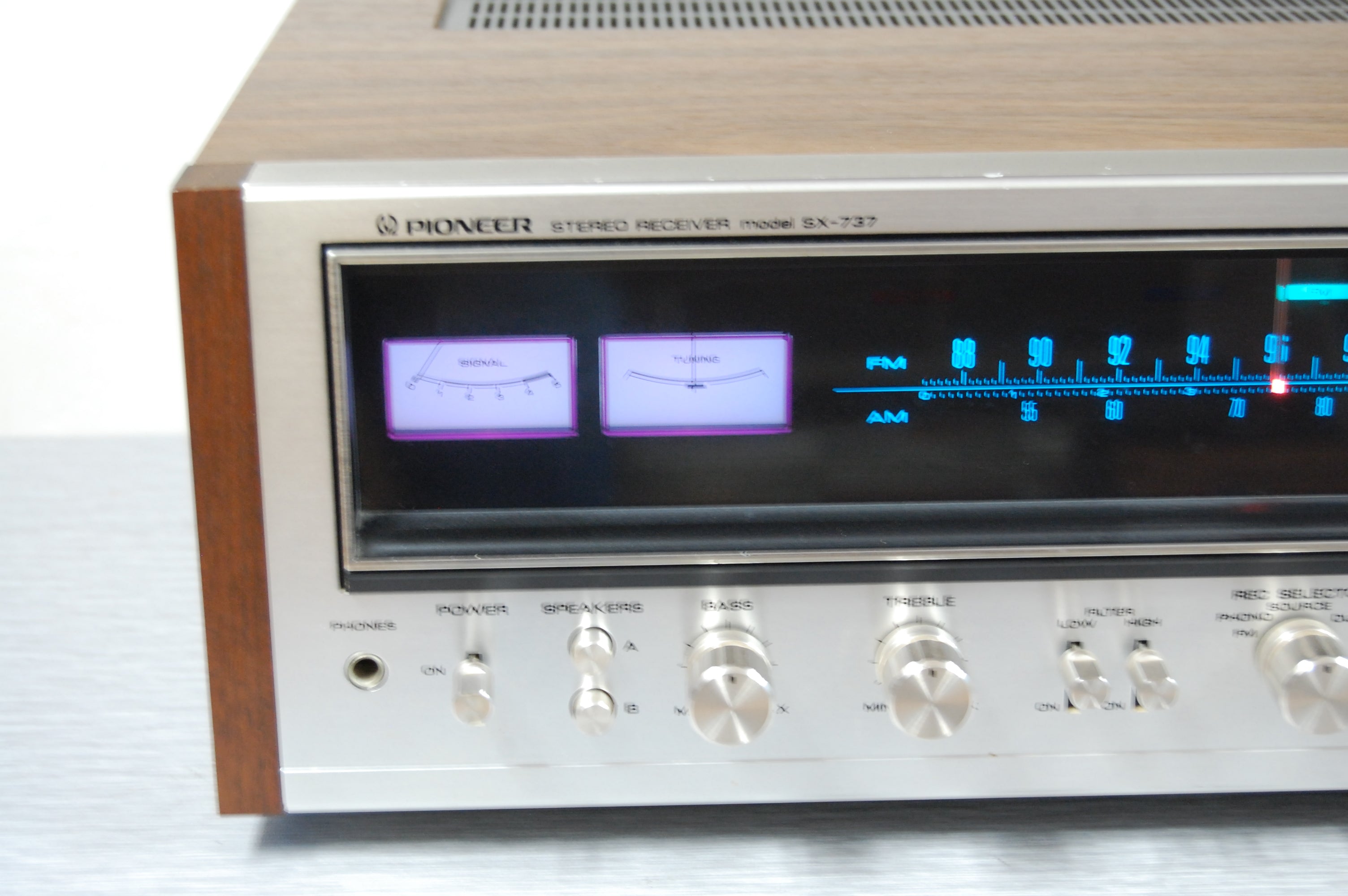Pioneer SX-737 Stereo Receiver * 1974 * 35W RMS – The Turntable Store