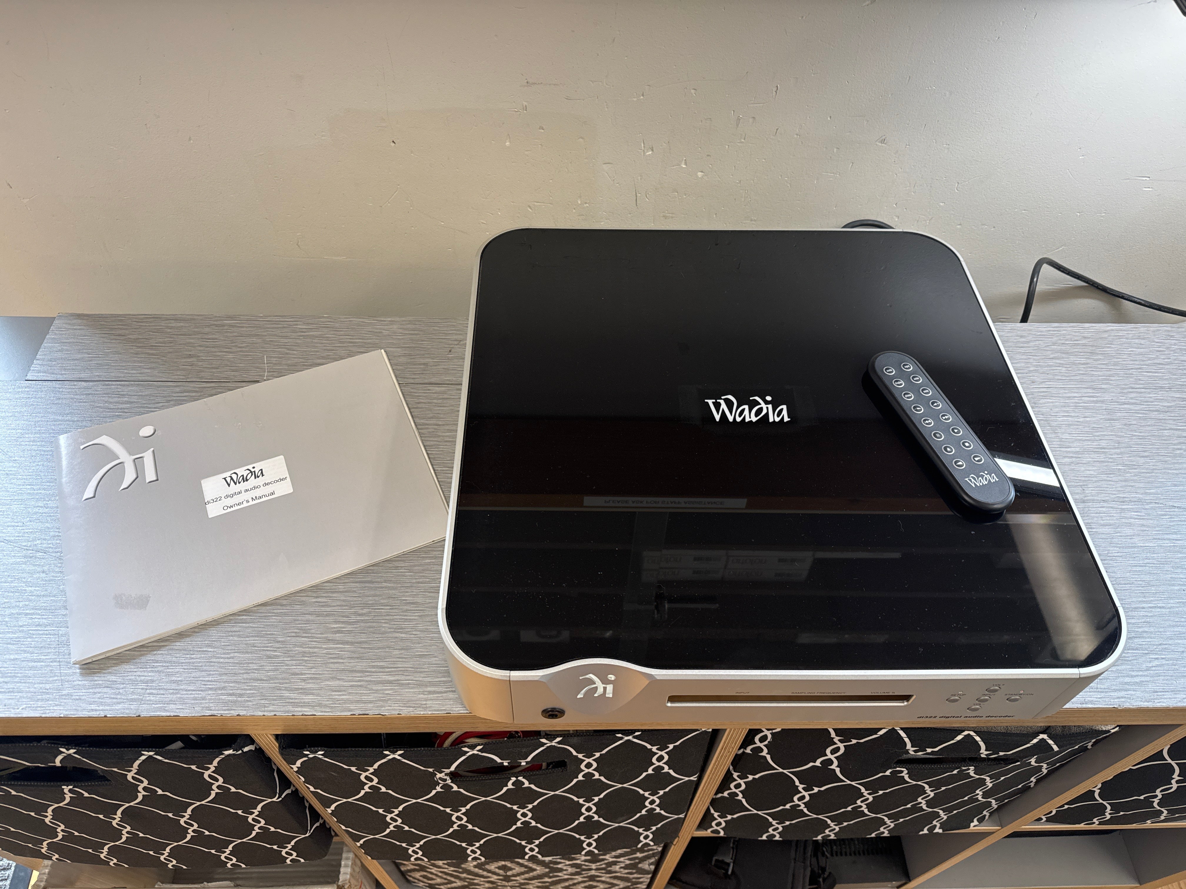 Wadia di322 Digital Audio Decoder * Remote * Box * Manual