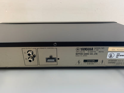 Yamaha T-32 AM/FM Stereo Tuner