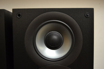 Elac Uni-Fi 2.0 Bookshelf Speakers