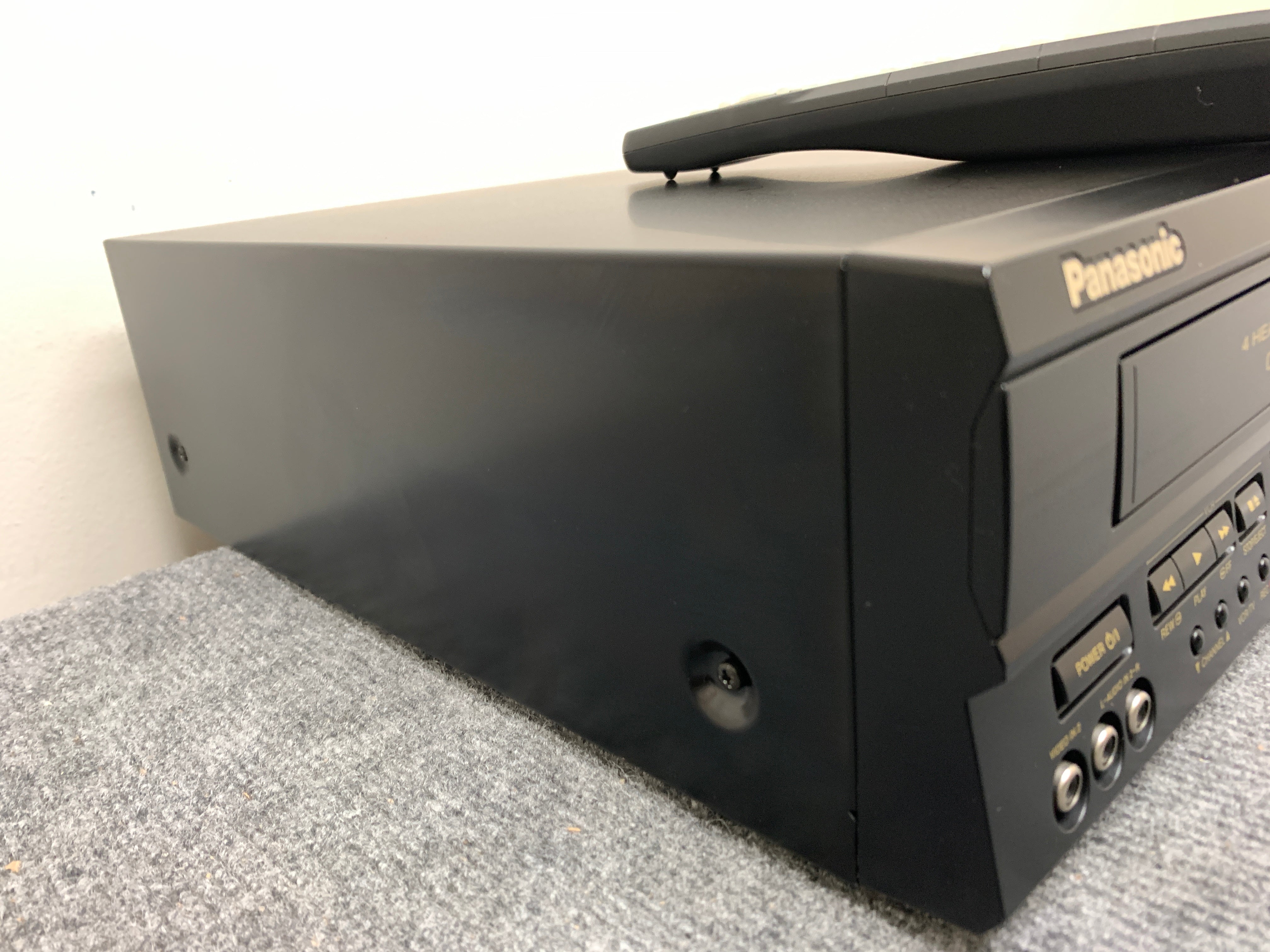 Panasonic PV-D4732 VHS / DVD Combo * Remote – The Turntable Store