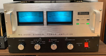 McIntosh MC2500 Solid State Power Amplifier