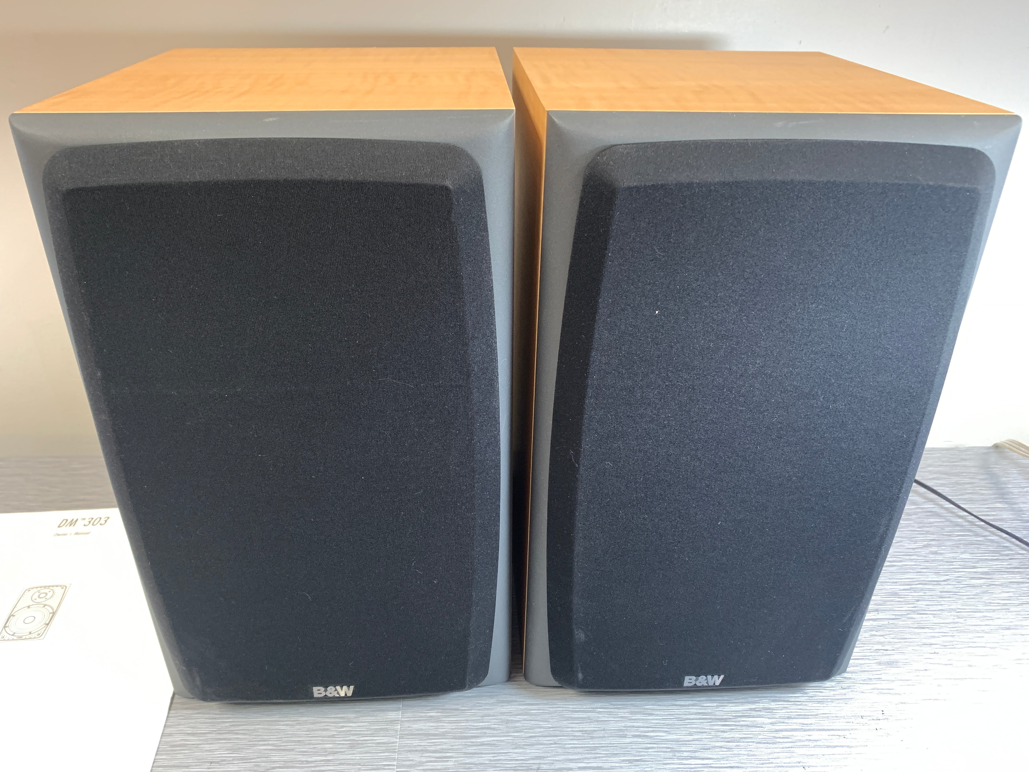 B&W DM-303 Bookshelf Speakers – The Turntable Store