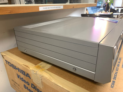 Toshiba VP-550 * CED RCA Video Disc Player * New Open Box * Serviced with New Belts * Box * Remote * Manual