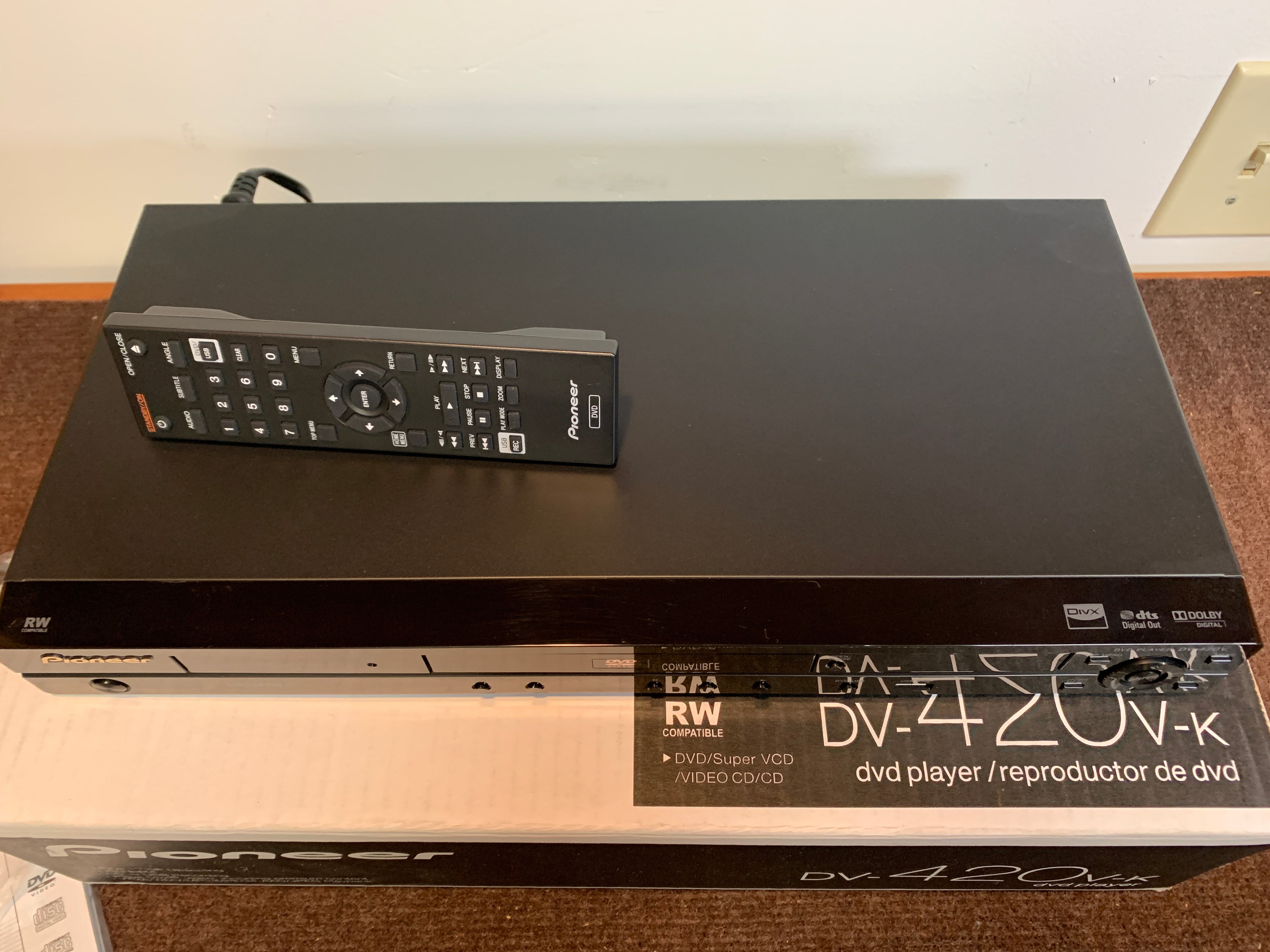 Pioneer DV-420V-K Multi-Format 1080p Upscaling DVD Player * New