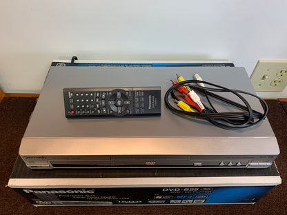 Panasonic DVD-S25 CD/DVD Single Player * Remote * Box