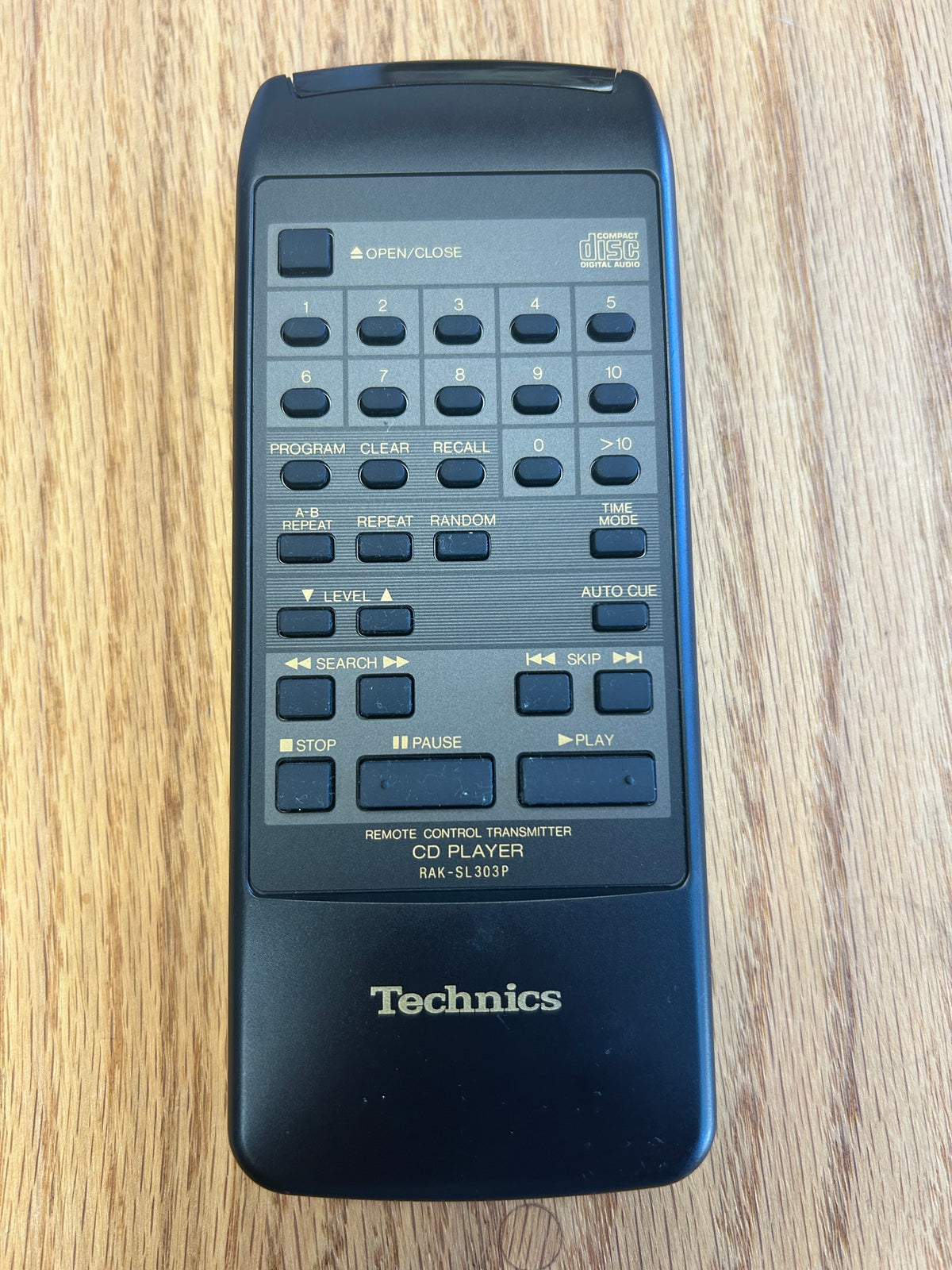 Technics SL-PG300 Single CD Player * Manual * Fully Serviced * Remote Control