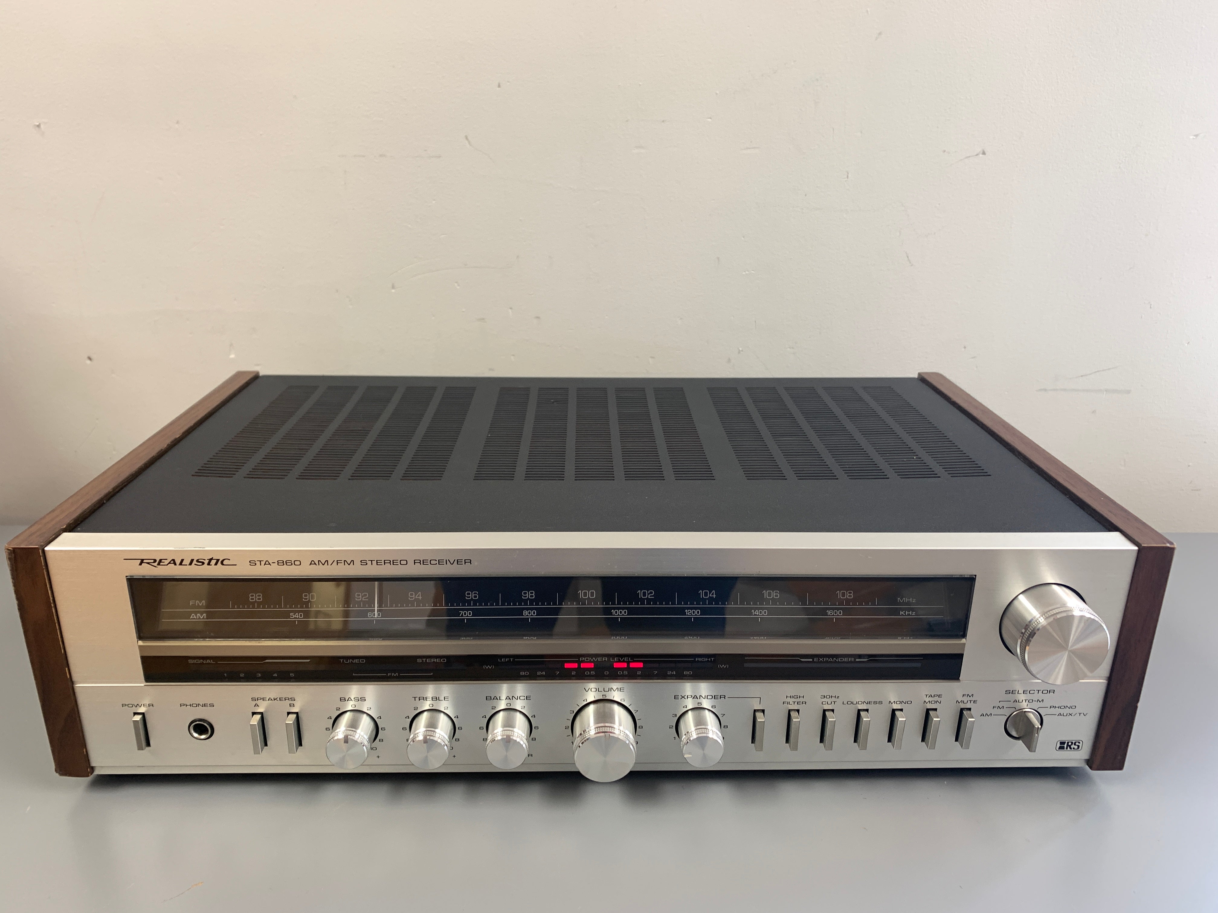 Realistic STA-860 Stereo receiver * 65W * 1984