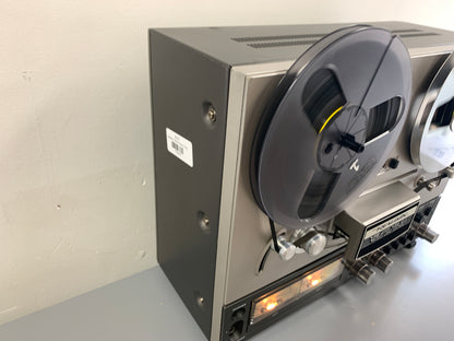 Realistic TR3000 Reel to Reel * Reels are not included