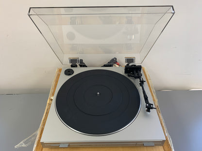 Realistic LAB310 Turntable * Box *