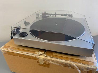 Realistic LAB310 Turntable * Box *