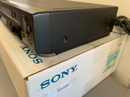 Sony SLV-N71 Video cassette Recorder * Box * Manual * remote * cables