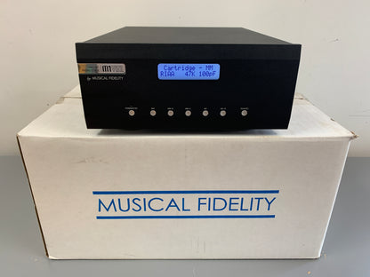 Musical Fidelity M1ViNL MM MC phono stage * Box