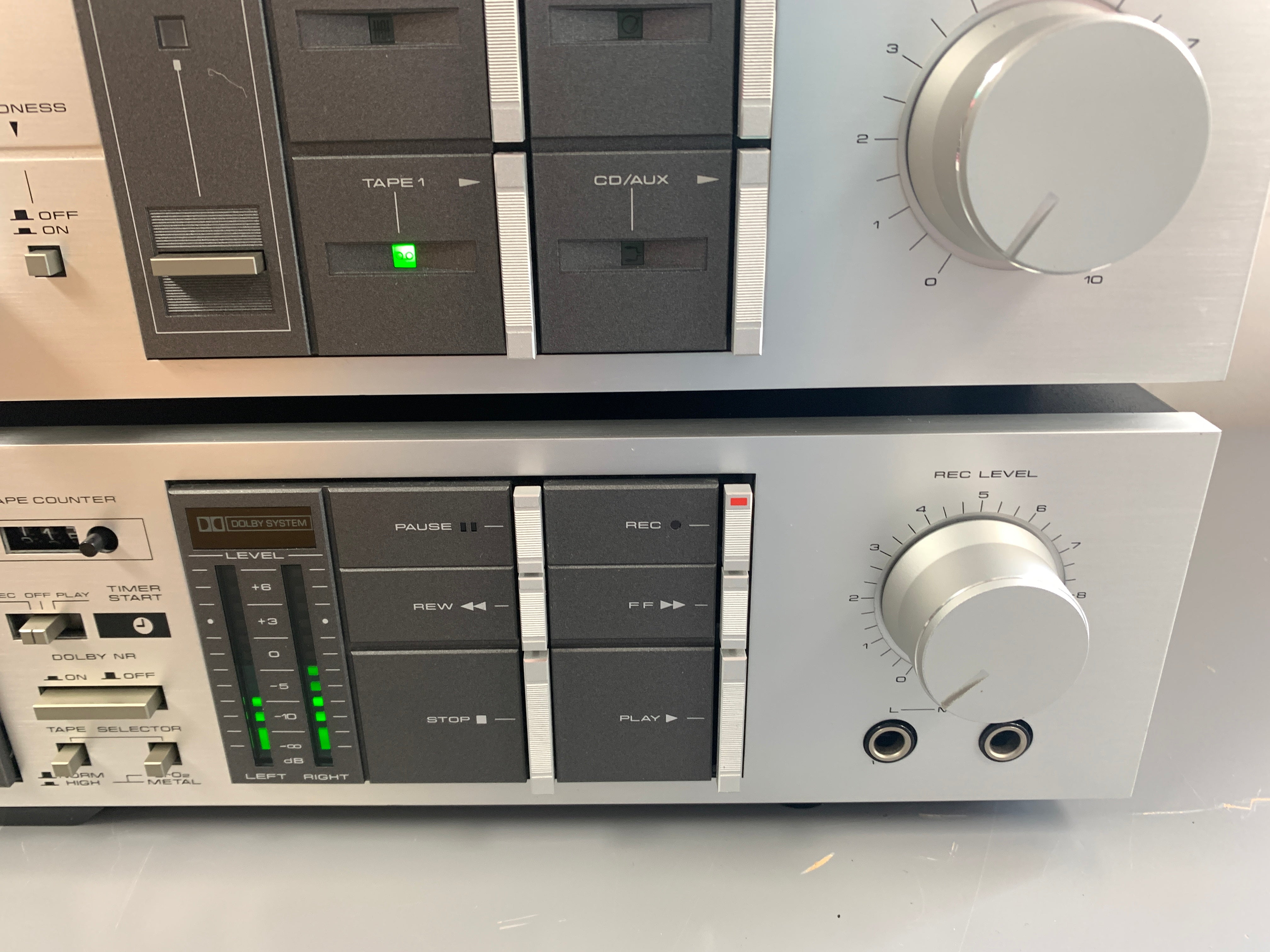 【ジャンク品】Pioneer SA-740D II ステレオアンプ Pioneer SA-740 Stereo Integrated Amplifier And TX-950 AM FM Stereo