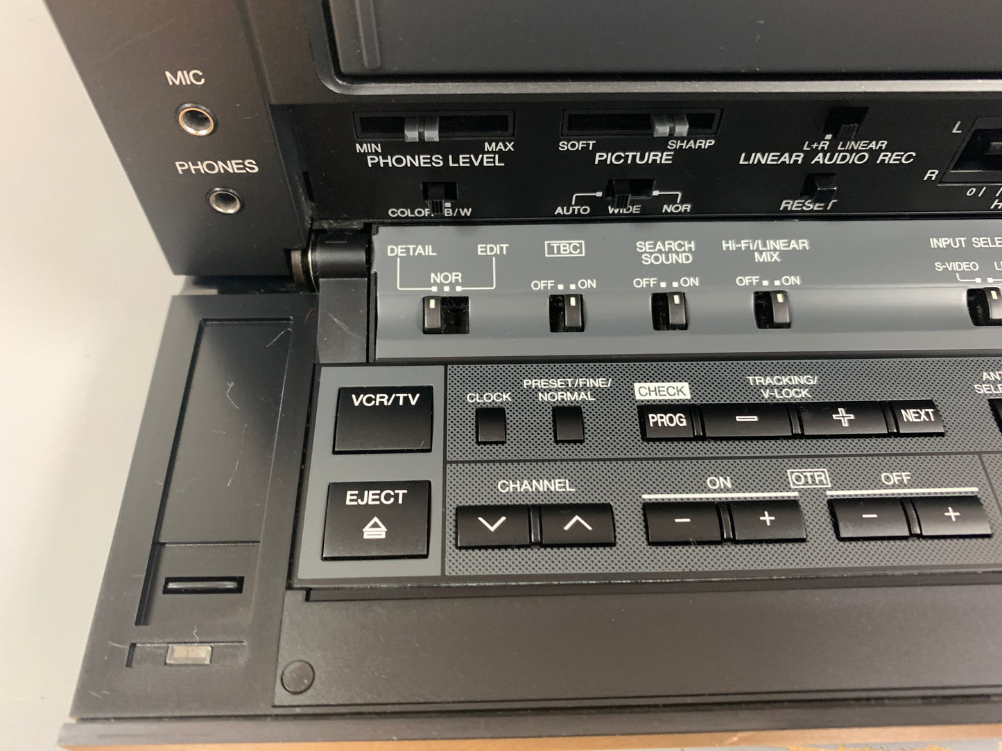 Panasonic AG-1980 Super VHS Pro Video Cassette Recorder
