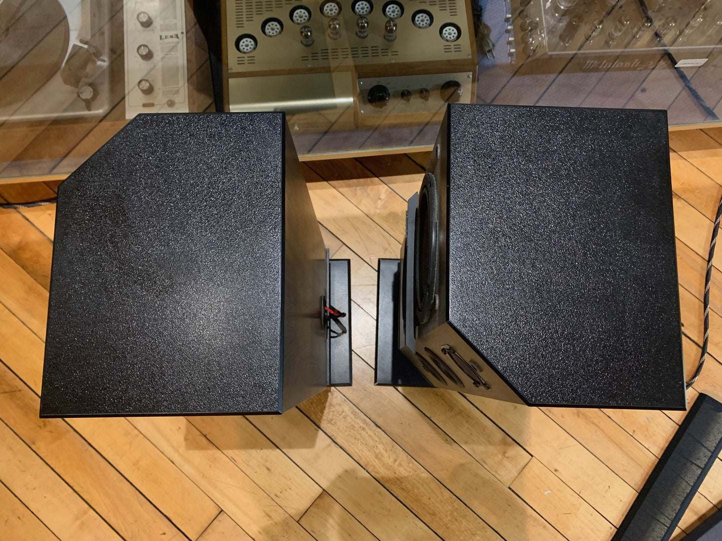 Bose 4001 Stereo Speakers & Stands