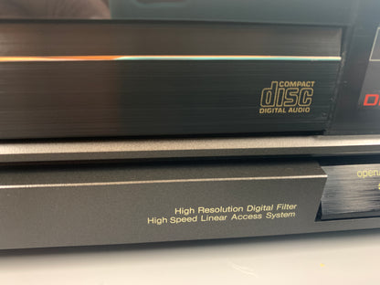 Technics SL-P220 Single Compact Disc Player