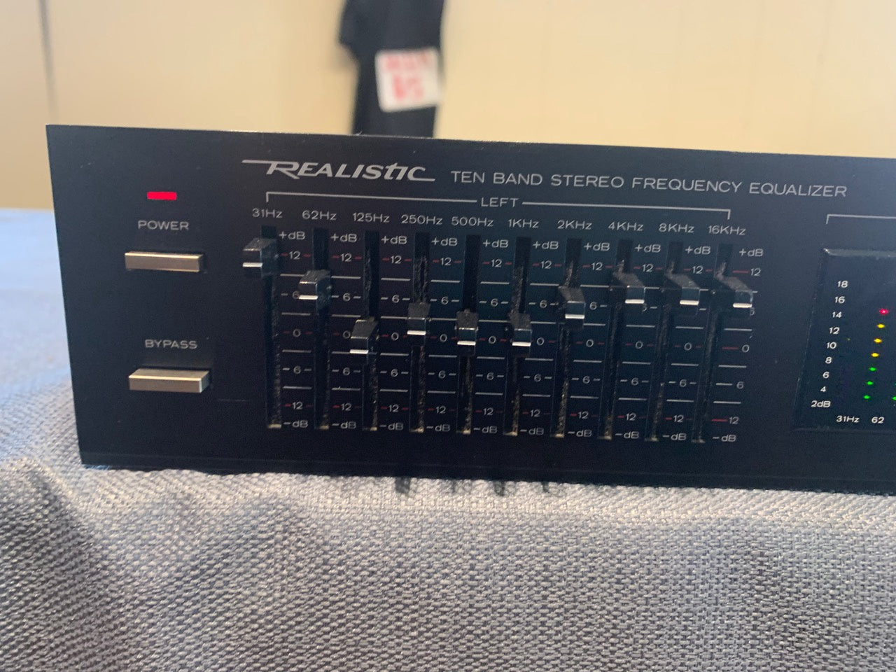 Realistic 31-2020a Graphic Equalizer with Spectrum Analyzer