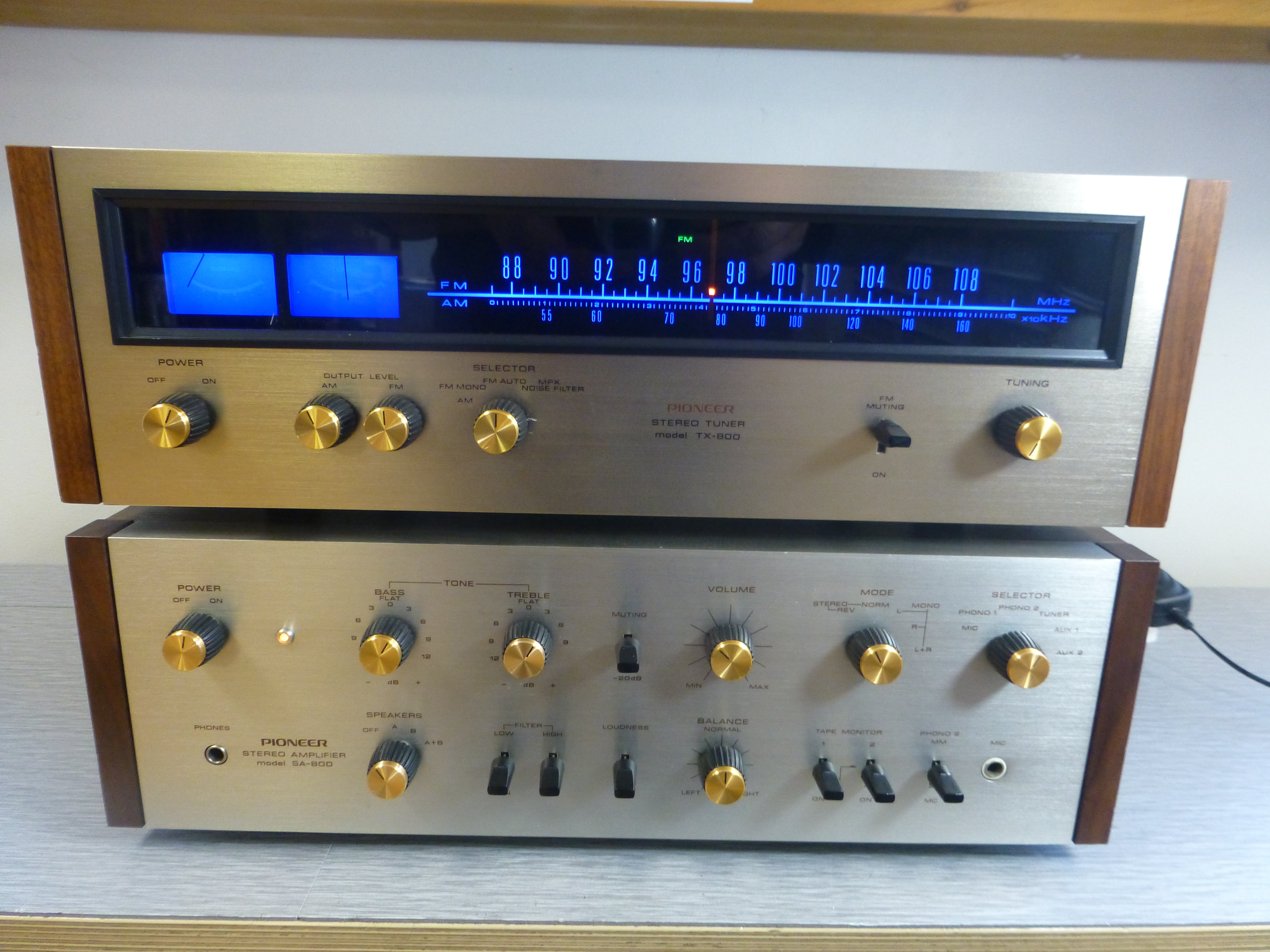 Pioneer SA-800 Integrated Amplifier * TX 800 Tuner – The Turntable