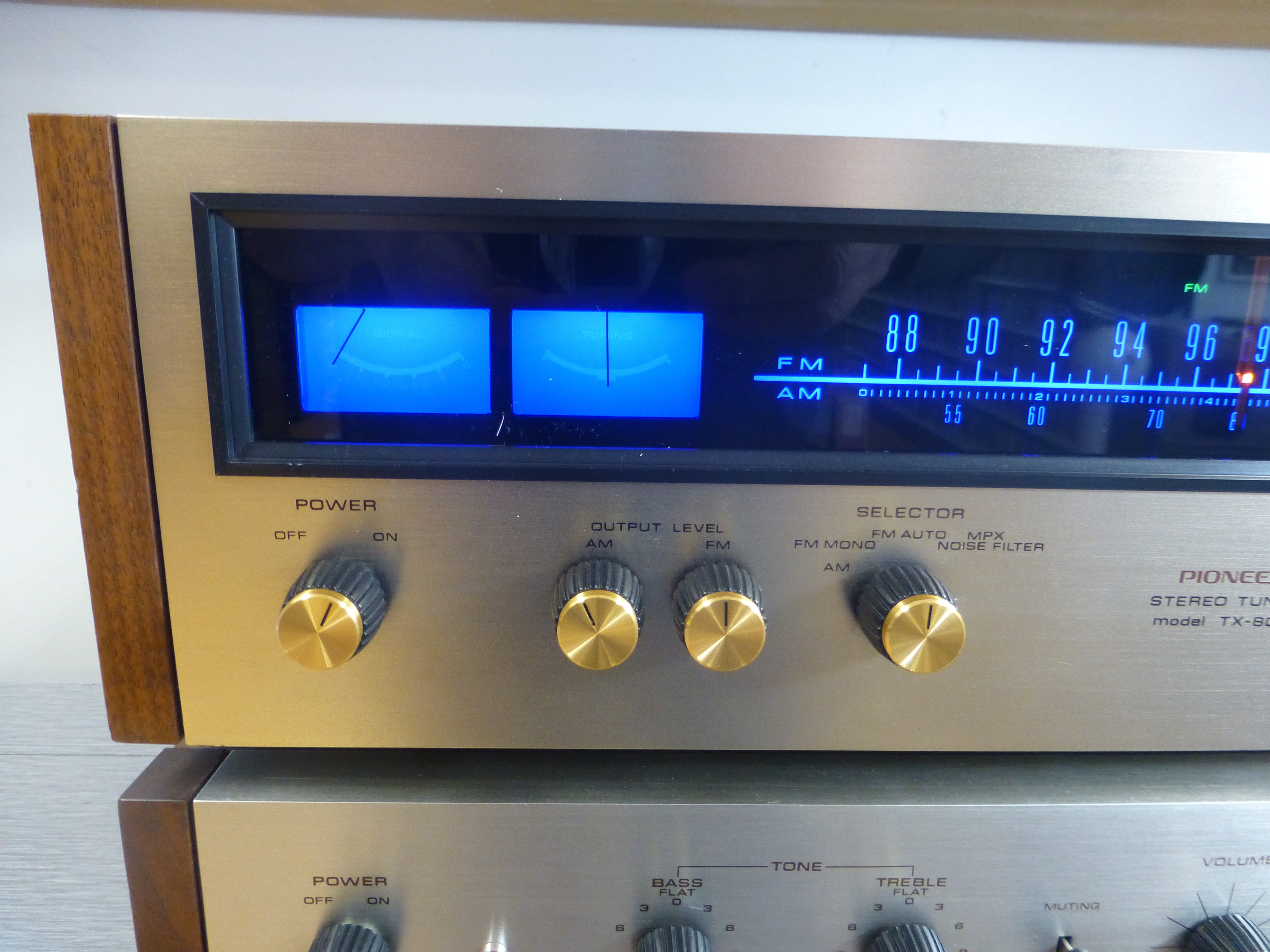 Pioneer SA-800 Integrated Amplifier * TX 800 Tuner – The Turntable