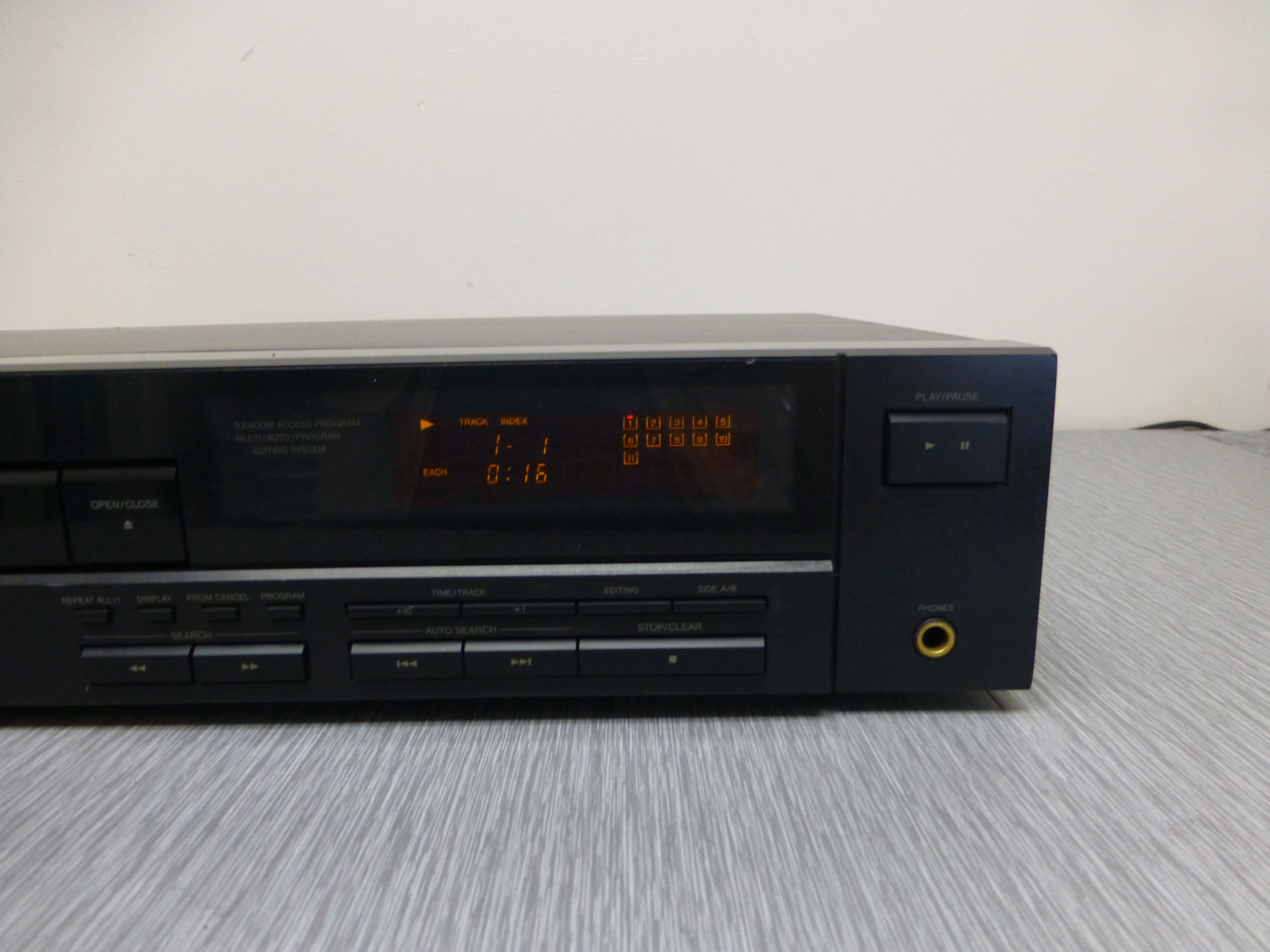 JVC XL-V211 Single CD Player – The Turntable Store