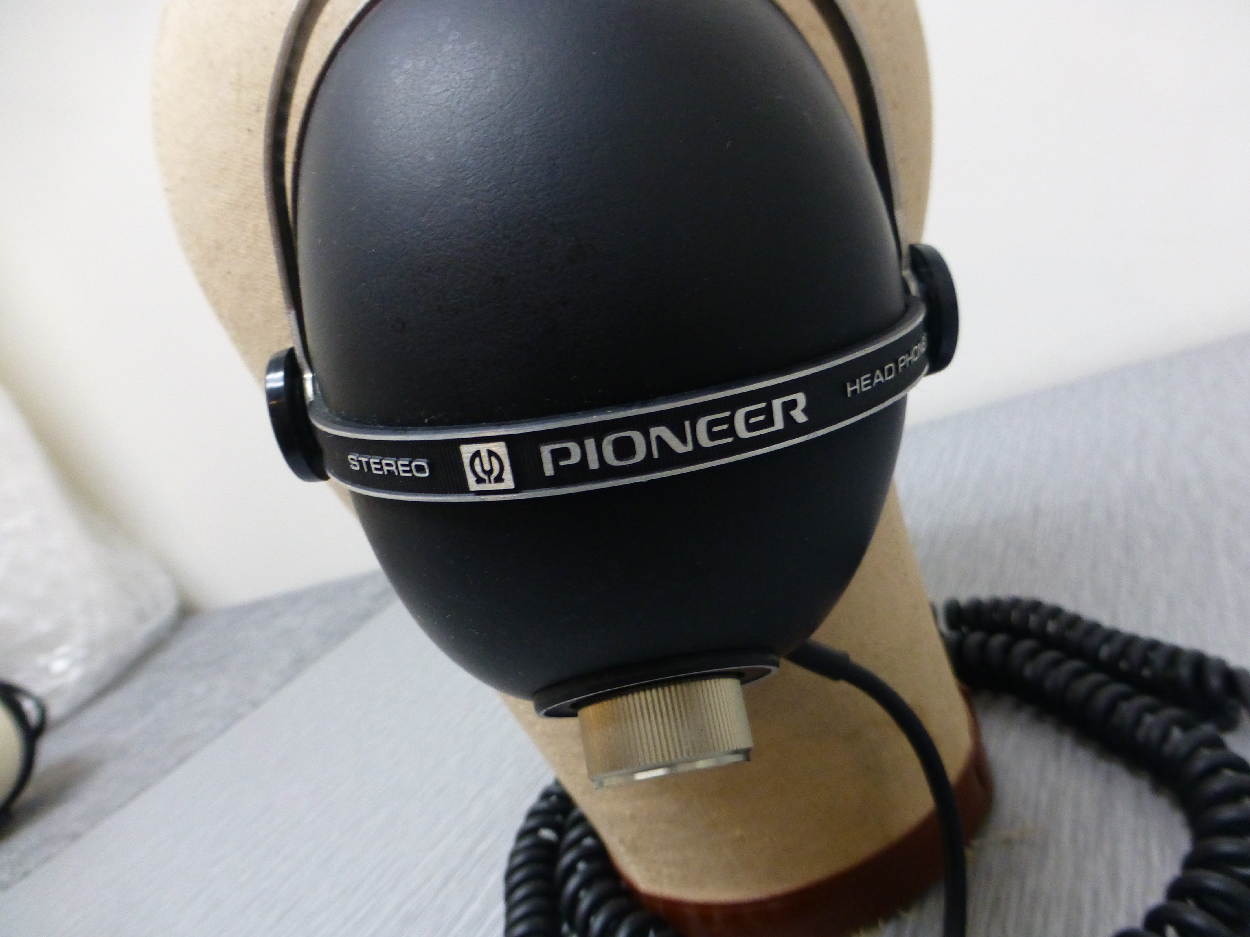 Pioneer SE-405 有線ヘッドホン Pioneer SE-405 Stereo Headphones – The Turntable Store