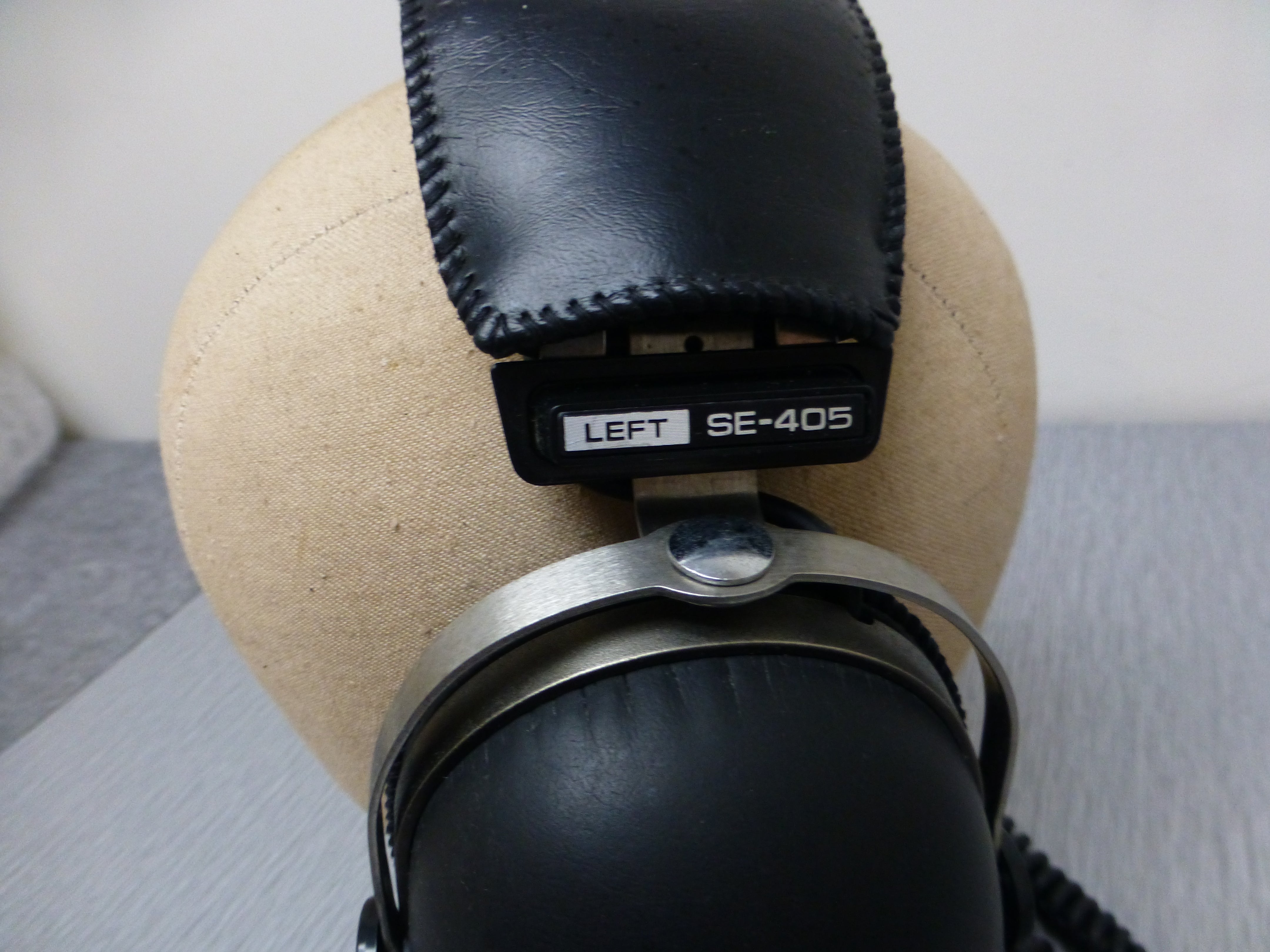 Pioneer SE-405 Stereo Headphones – The Turntable Store